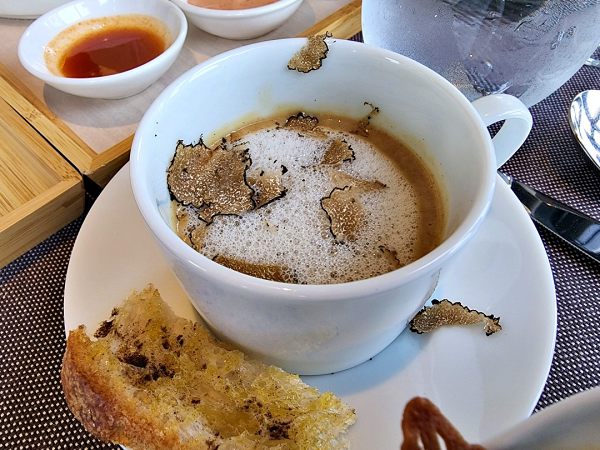 We Review: Sabayon restaurant, Sunday Roast (Rooftop) at EQ, Kuala Lumpur - Mushroom soup